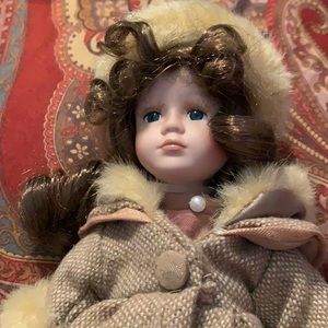 Beautiful Porcelain Barbara Lee Doll. Limited Edition. W/T Vintage.